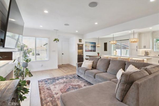 Chandelier, Interior, Kitchen, Living room, Pendant Lights, Recessed Lighting, Wood Texture Flooring