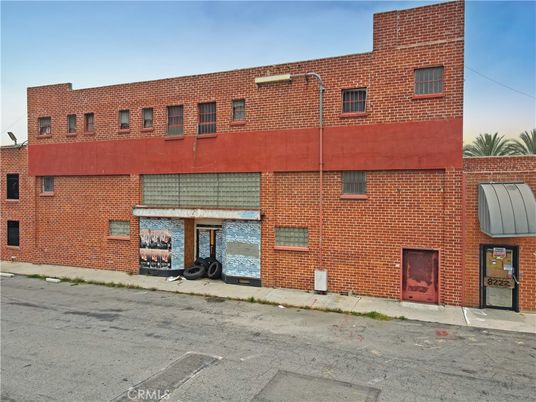 Exterior, Facade, Brick Facade, Rowhouse