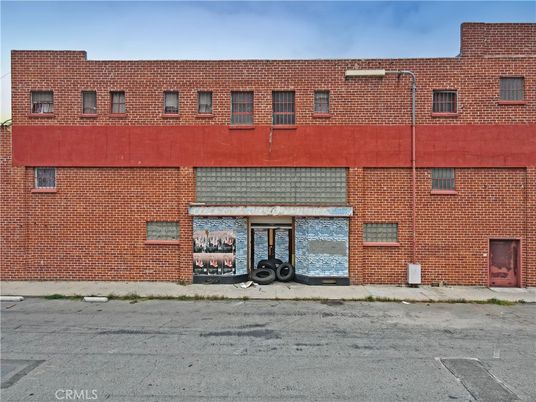 Exterior, Facade, Brick Facade, Rowhouse