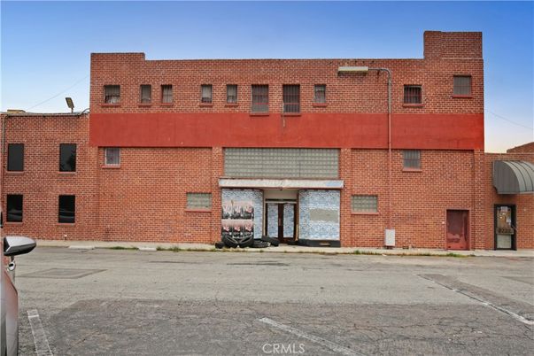 Exterior, Facade, Brick Facade, Rowhouse