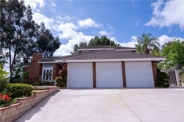 Attached, Exterior, Facade, Brick Facade, Ranch