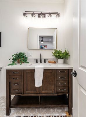 Bathroom, Dual Sink Vanities, Interior