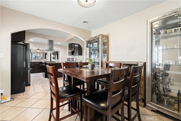 Dining room, Interior, Recessed Lighting