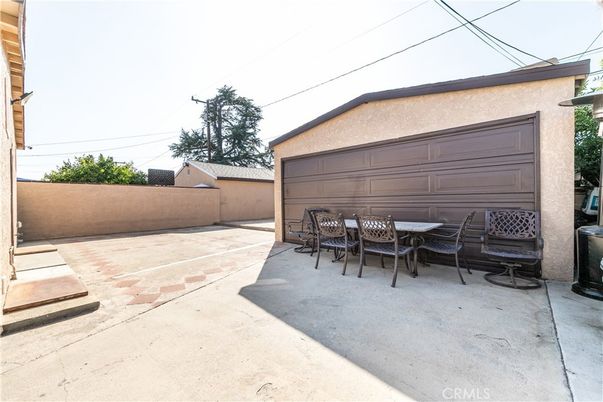 Detached Garage, Exterior