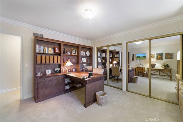 Home Office, Interior