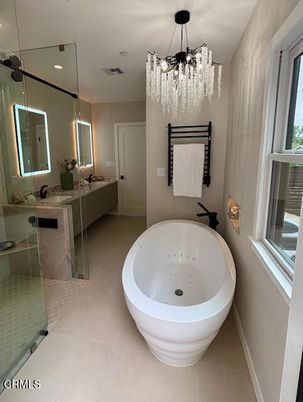 Bathroom, Free Standing Baths, Glass Shower, Interior, Pendant Lights, Recessed Lighting