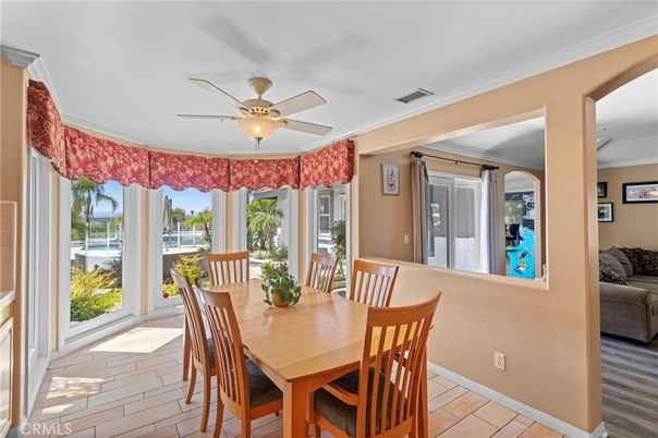 Dining room, Interior