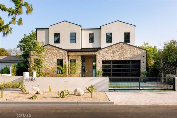 Attached, Exterior, Facade, Modern