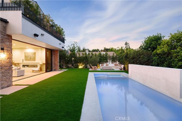 Backyard, Exterior, Pool