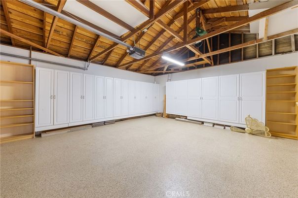 Empty room, Interior, Wooden Beams, Wooden Ceilings