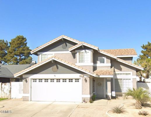 Attached, Exterior, Facade, American Craftsman