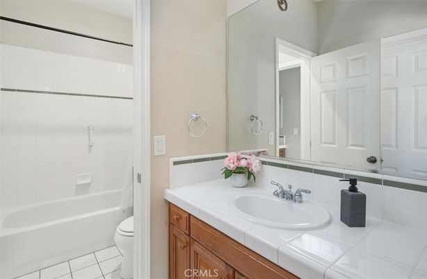Bathroom, Interior, Tile Countertops