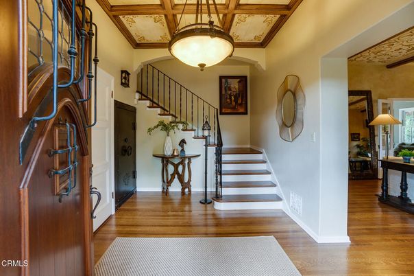 Interior, Pendant Lights, Wood Texture Flooring