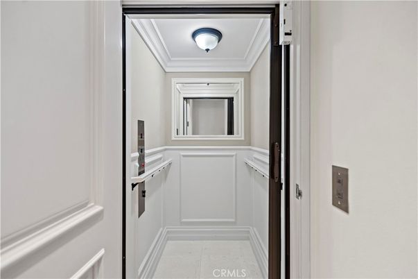 Elevator, Interior