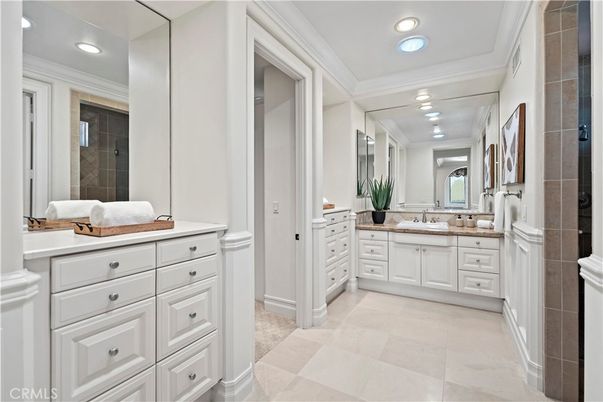 Bathroom, Interior, Recessed Lighting
