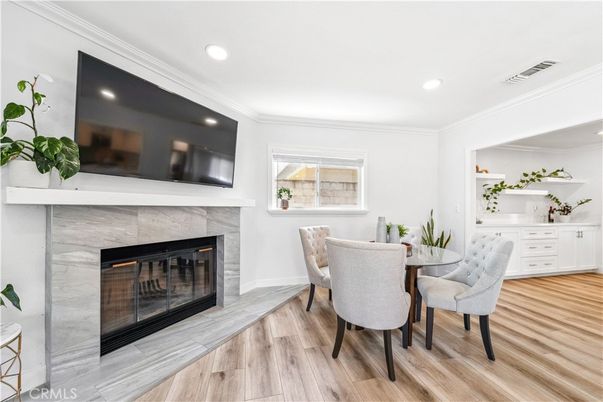 Dining room, Fireplace, Interior, Recessed Lighting, Wood Texture Flooring