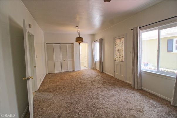 Empty room, Interior, Pendant Lights