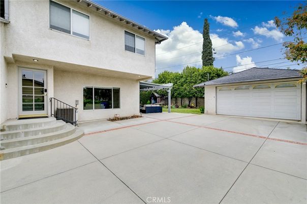 Backyard, Detached Garage, Exterior