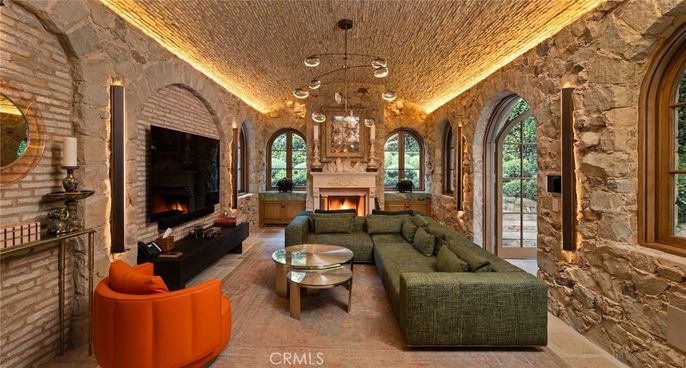 Fireplace, Interior, Living room, Pendant Lights, Stone Walls