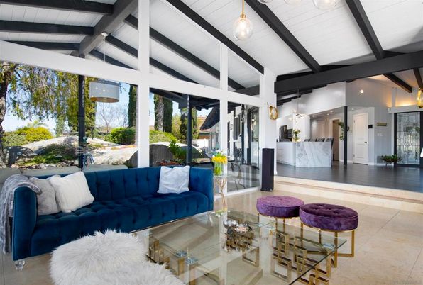 Interior, Living room, Pendant Lights, Recessed Lighting
