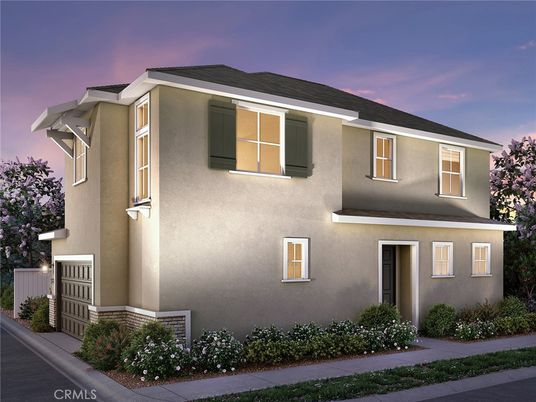 Exterior, Facade, Modern