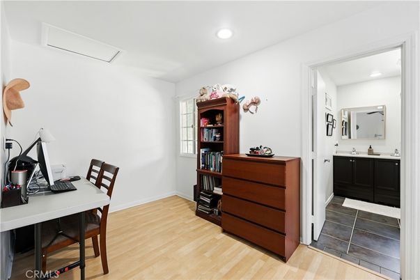 Bathroom, Home Office, Interior, Recessed Lighting, Wood Texture Flooring