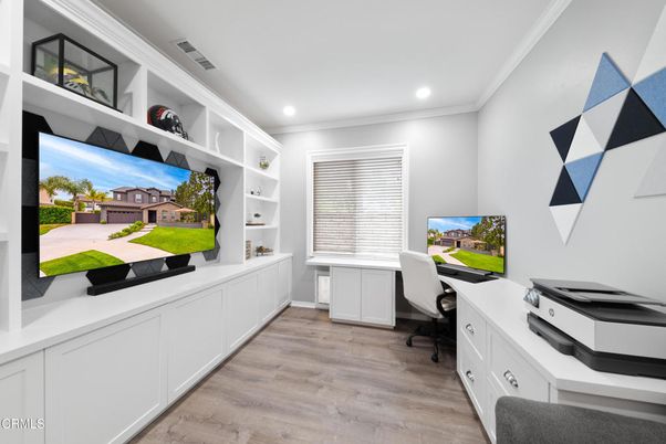 Home Office, Interior, Recessed Lighting, Wood Texture Flooring