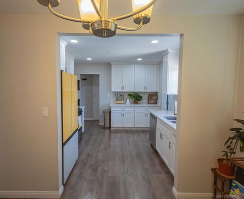 Interior, Kitchen, Pendant Lights, Recessed Lighting, Wood Texture Flooring