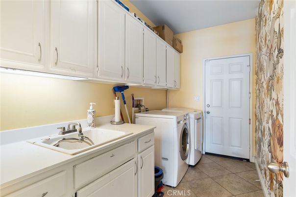 Interior, Washer