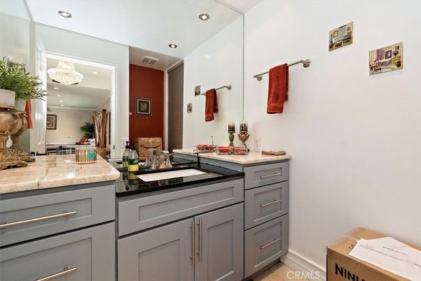 Bathroom, Interior, Recessed Lighting