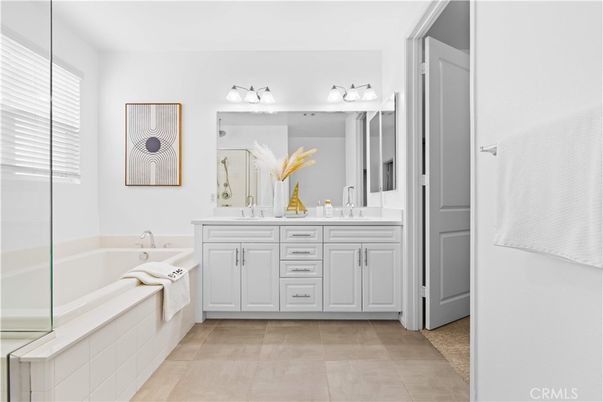 Bathroom, Dual Sink Vanities, Interior
