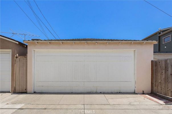 Detached Garage, Exterior