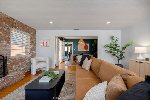 Dining room, Interior, Living room, Pendant Lights, Recessed Lighting, Stone Walls, Wood Texture Flooring
