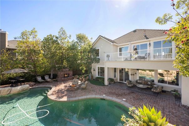 Exterior, Fireplace, Pool