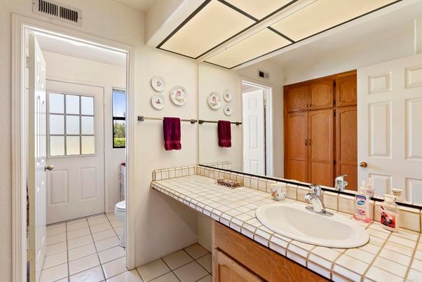 Bathroom, Interior, Tile Countertops