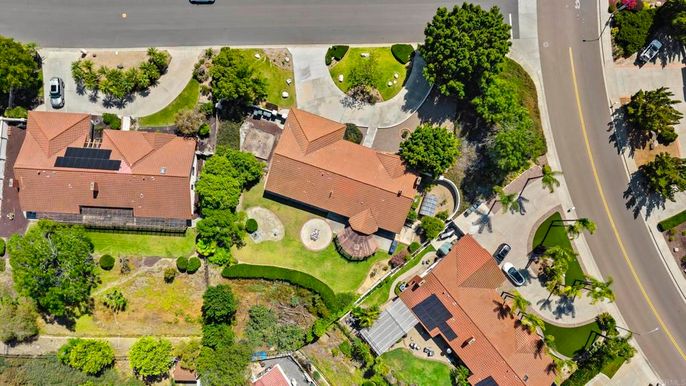 Exterior, Drone