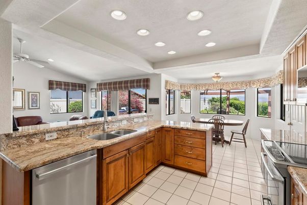 Dining room, Interior, Kitchen, Recessed Lighting