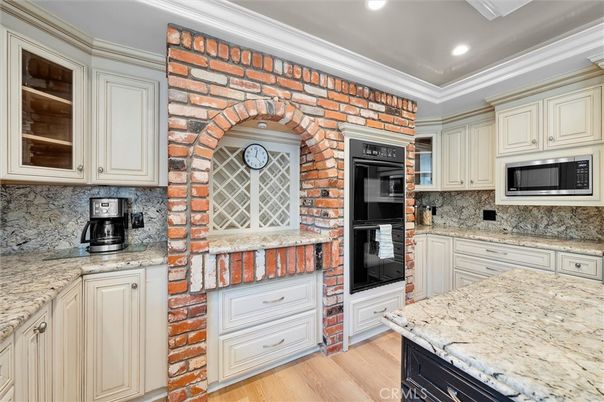Interior, Kitchen, Recessed Lighting, Stone Walls, Wood Texture Flooring