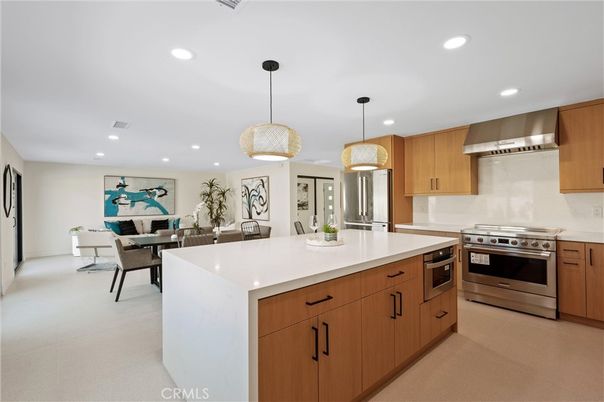 Dining room, Interior, Kitchen, Pendant Lights, Recessed Lighting, Stainless Steel Appliances