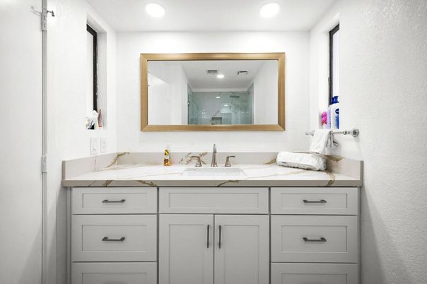 Bathroom, Interior, Recessed Lighting
