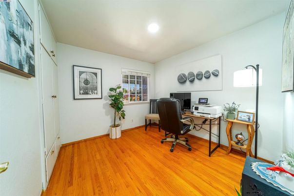 Home Office, Interior, Recessed Lighting, Wood Texture Flooring