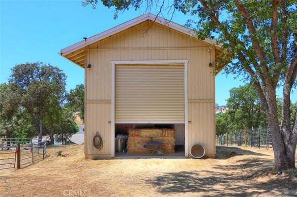 Detached Garage, Exterior