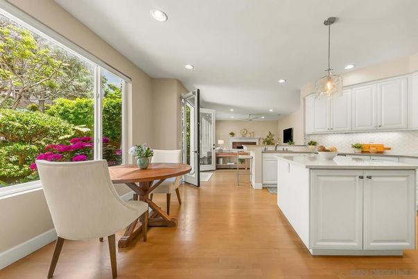 Dining room, Interior, Kitchen, Pendant Lights, Recessed Lighting, Wood Texture Flooring