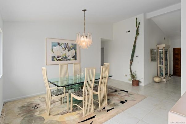 Chandelier, Dining room, Interior, Pendant Lights