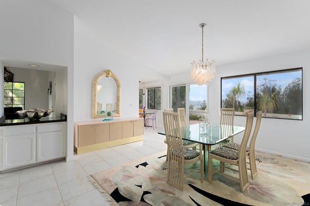 Chandelier, Dining room, Interior