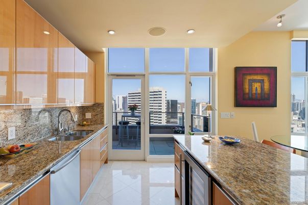 Dining room, Interior, Kitchen, Recessed Lighting, Stainless Steel Appliances