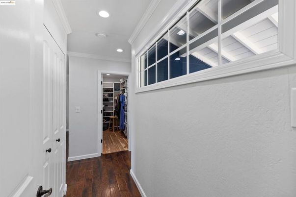 Interior, Recessed Lighting, Walk-in Closets, Wood Texture Flooring