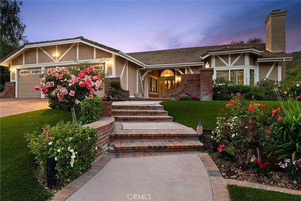 Attached, Exterior, Facade, Brick Facade, Ranch