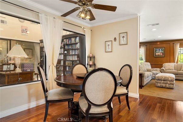 Dining room, Interior, Living room, Recessed Lighting, Wood Texture Flooring