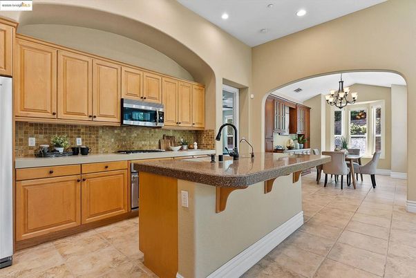 Chandelier, Dining room, Interior, Kitchen, Recessed Lighting